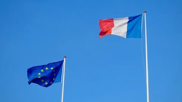 AB ile Fransa 15 milyar euroluk SAFE anlaşması imzaladı